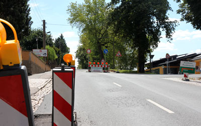 Die Absperrungen an der Waffelbude am Bahnhofsberg